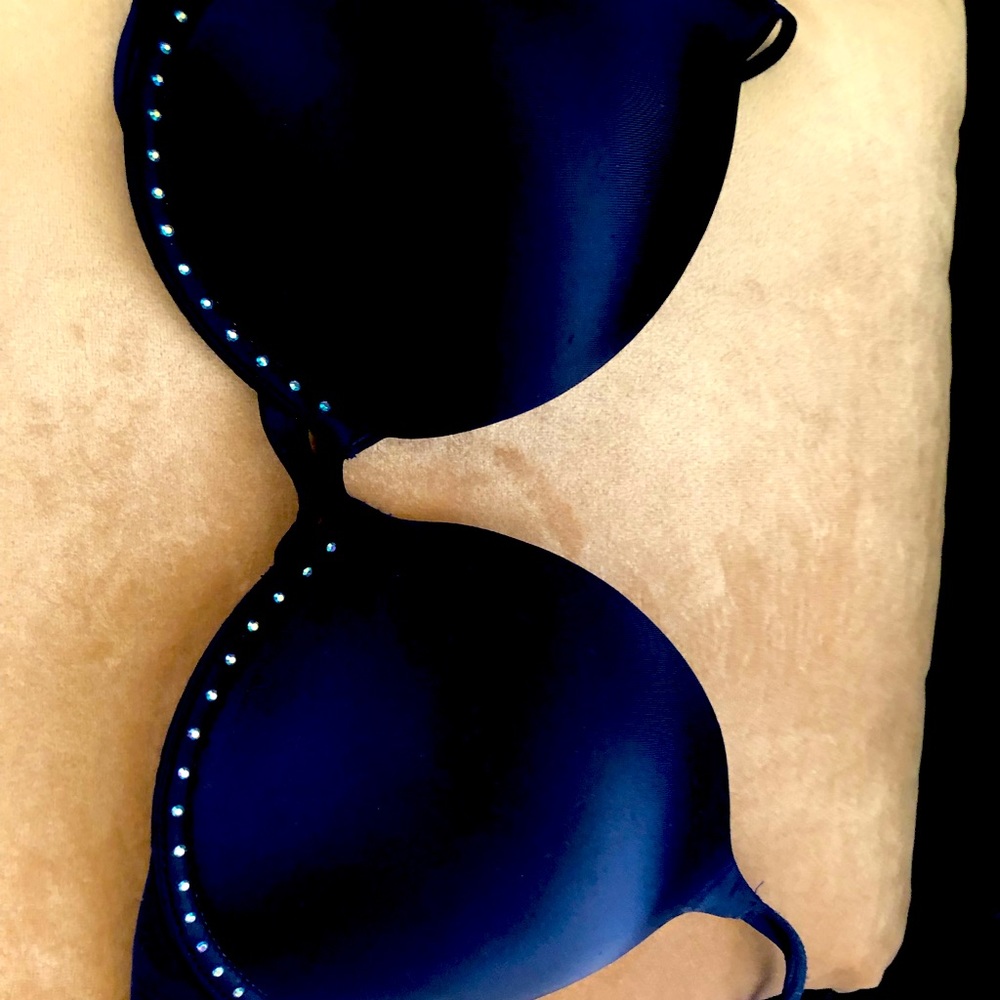 Like New Victoria Secret Navy Blue w/rinstone trim 32D